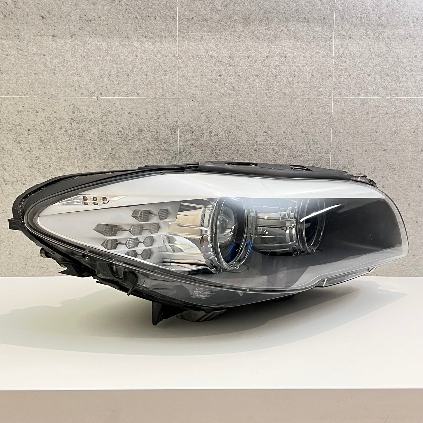 Framlykta höger Bmw F10 / F11 2010-2014 Pre Lci art: 720324615