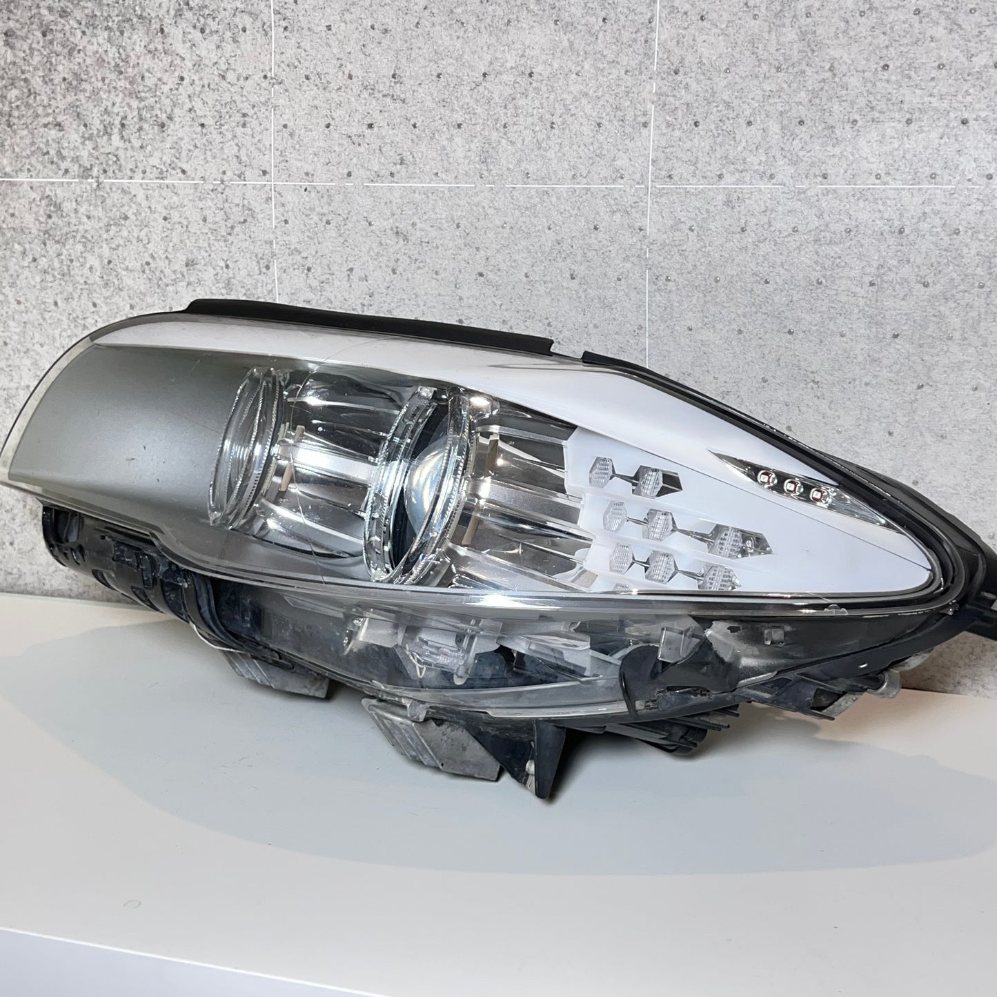 Framlykta vänster kurvljus Bmw F10 / F11 2010-2014 Pre Lci art: 727190708