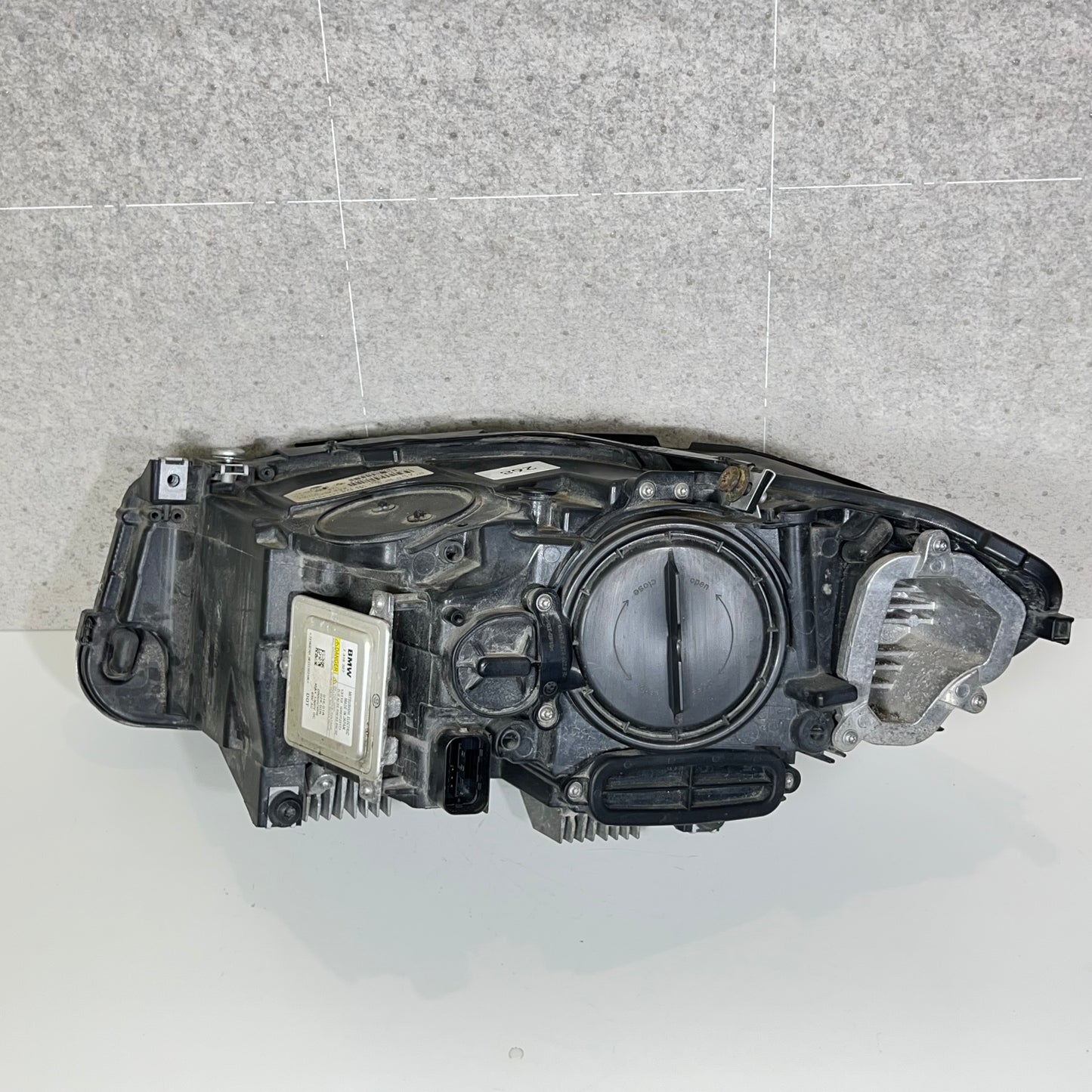 Framlykta höger Bmw F10 / F11 2010-2014 Pre Lci art: 720324621