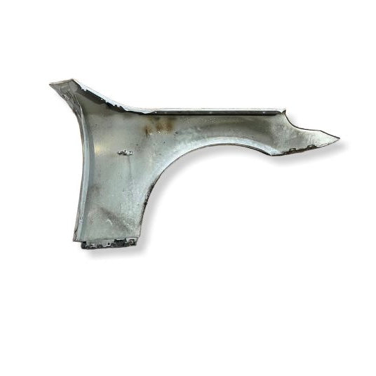 Framskärm Vänster Bmw E60 / E61 färgkod: 354 Titanium Silver Metallic