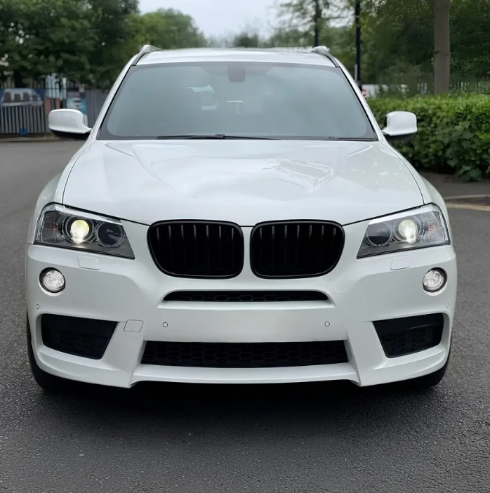 Främre njurar för BMW X3 F25 PRE-LCI (11-14), blank svart