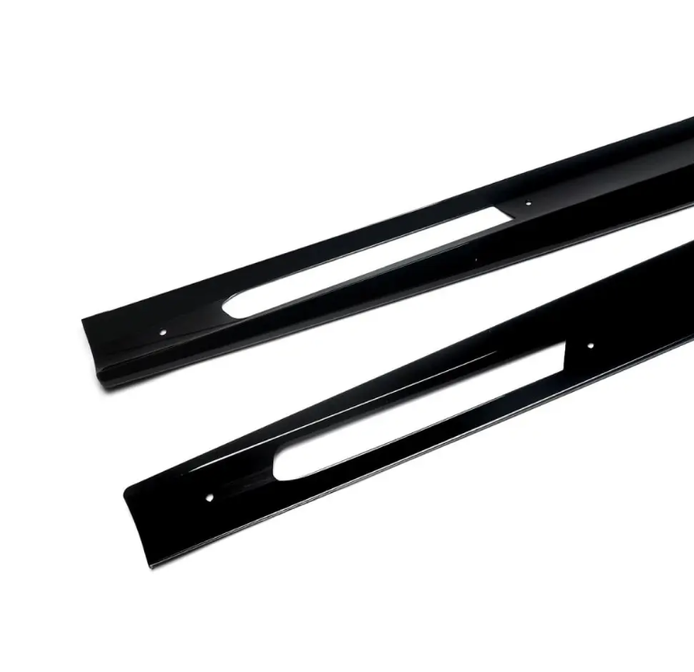 AC-stil Sidokjols diffuser sats för BMW G22 / G23 (20-26) med M-Pack, blank svart