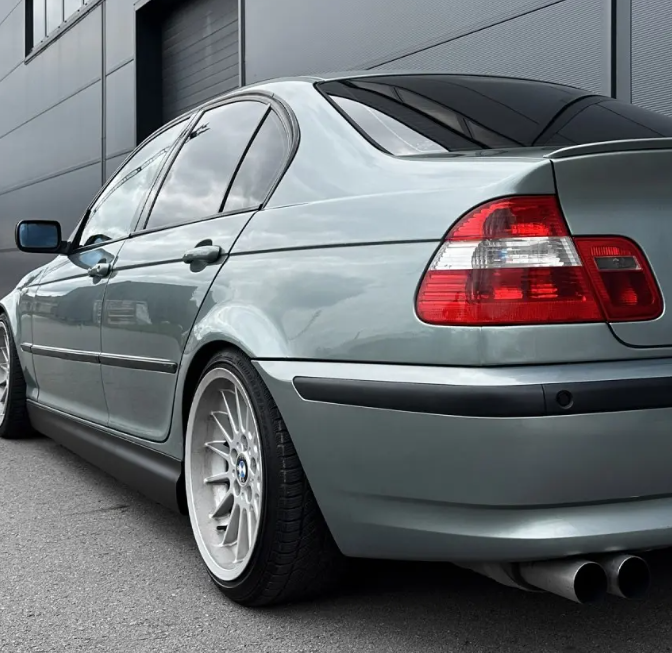 M3-stil Sidokjolar sats för BMW E46 sedan / touring