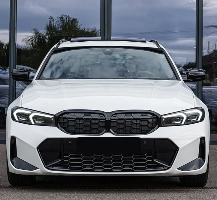 M340-stil Njurar för BMW G20 / G21 LCI (22-26), blank svart