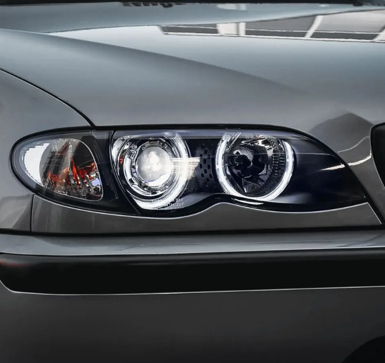 Strålkastare sats med LED Angel Eyes för BMW E46 facelift (01-05) sedan / touring
