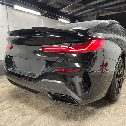 M4-stil Bakluckespoiler för BMW G15 / F92 coupé, blank svart