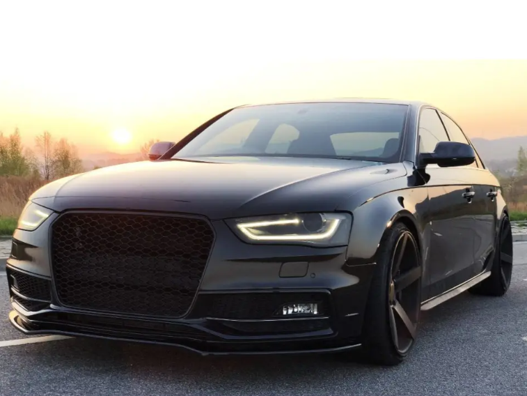 RS-design Frontgrill för Audi A4 B8.5 / S4 B8.5 (12-15) utan PDC, blank svart