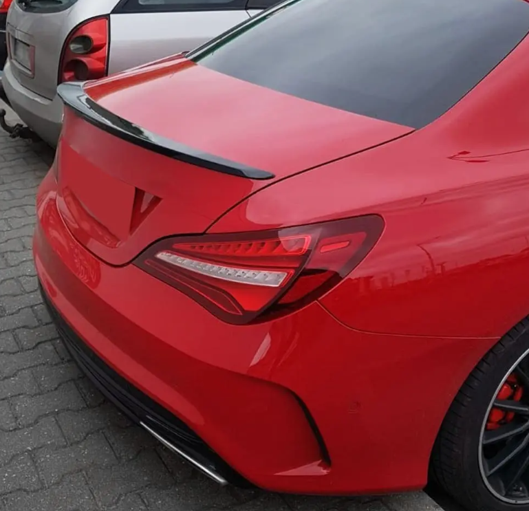 Bakluckespoiler för Mercedes CLA C117, blank svart