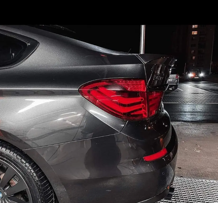 Bakluckespoiler för BMW F07 GT PRE-LCI (09-13), blank svart