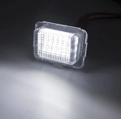 LED-nummerskyltsbelysning sats för Mercedes-Benz W204 / C204 / S204 prefacelift (07-11)