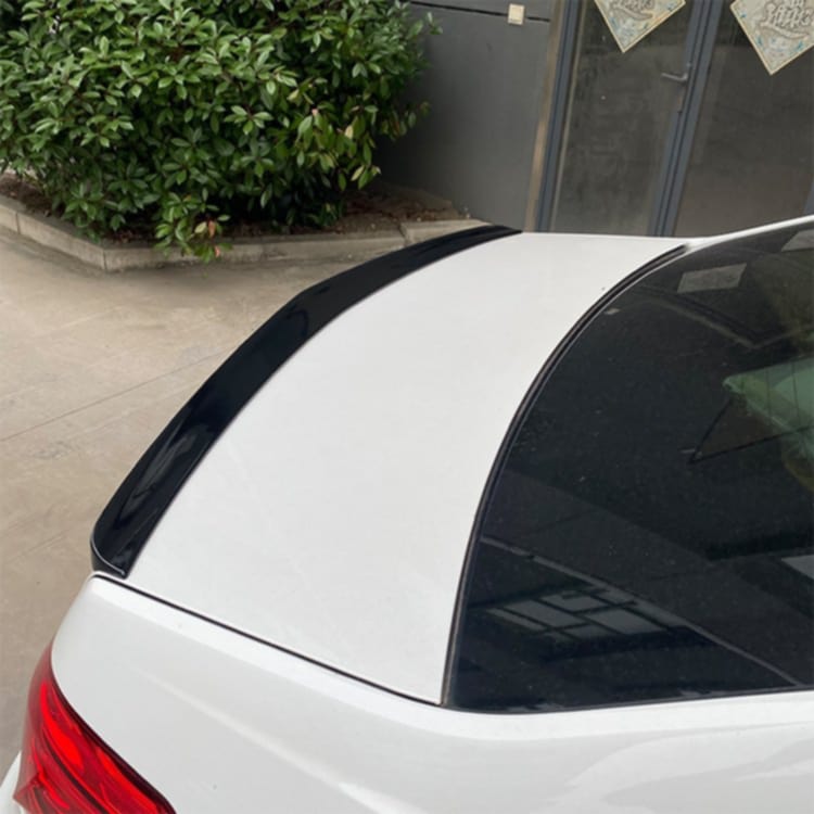 E63 style Spoiler Mercedes W212 Sedan(09-16) blank svart