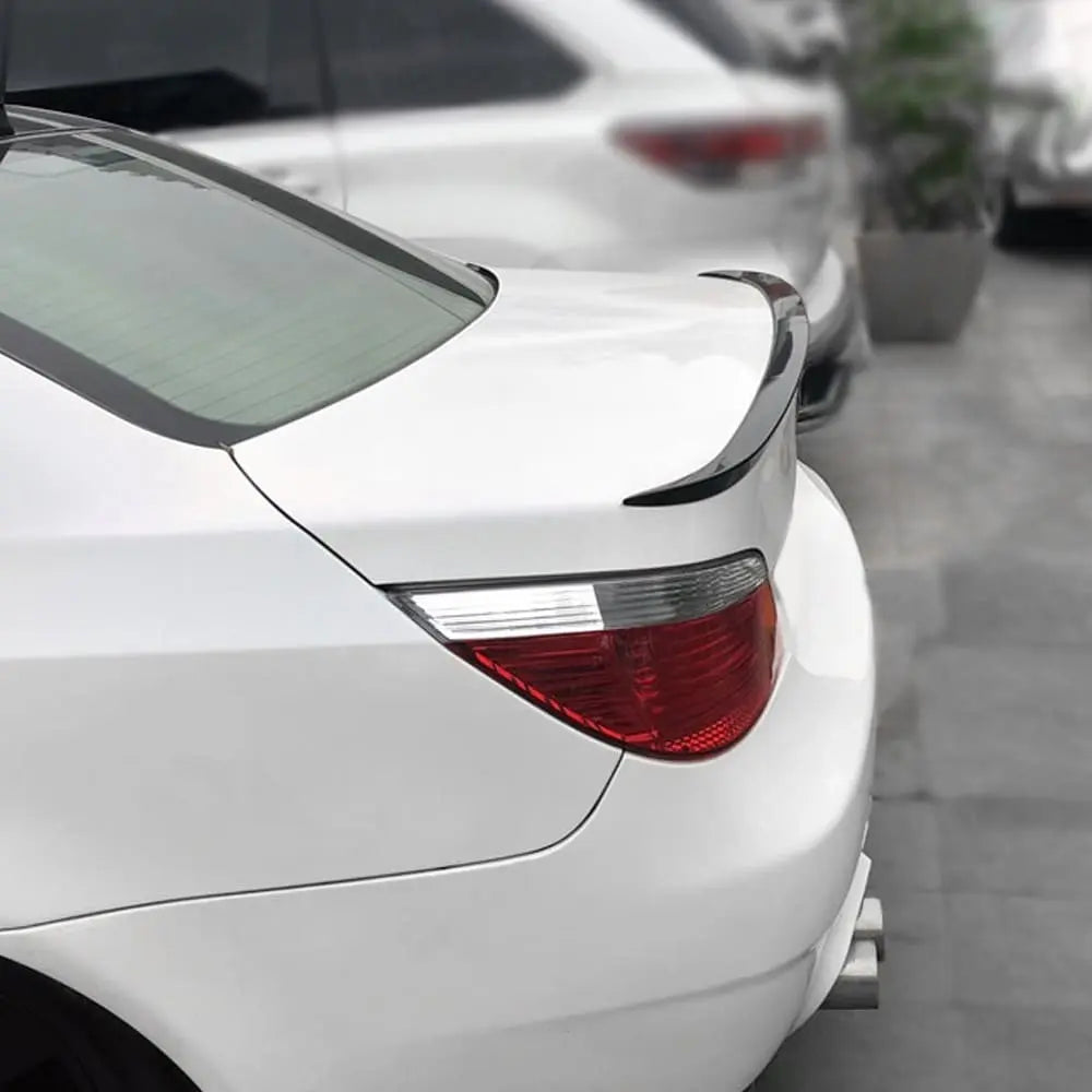 WR Bakluckespoiler för BMW E60 (03-10), blank svart